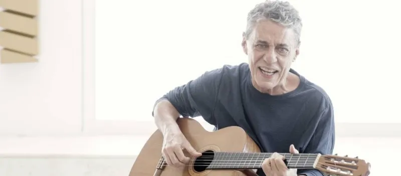 NOVIDADE: Após acusações de machismo e seis anos de hiato, Chico Buarque lança disco de inéditas