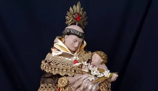 Artista plástica baiana inaugura mostra de arte sacra em Salvador; parte das vendas das peças será destinada a obras sociais