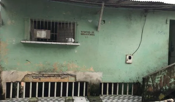 Corpo de idoso morto com sintomas de Covid-19 espera mais de 24h em casa; "se fosse rico?"