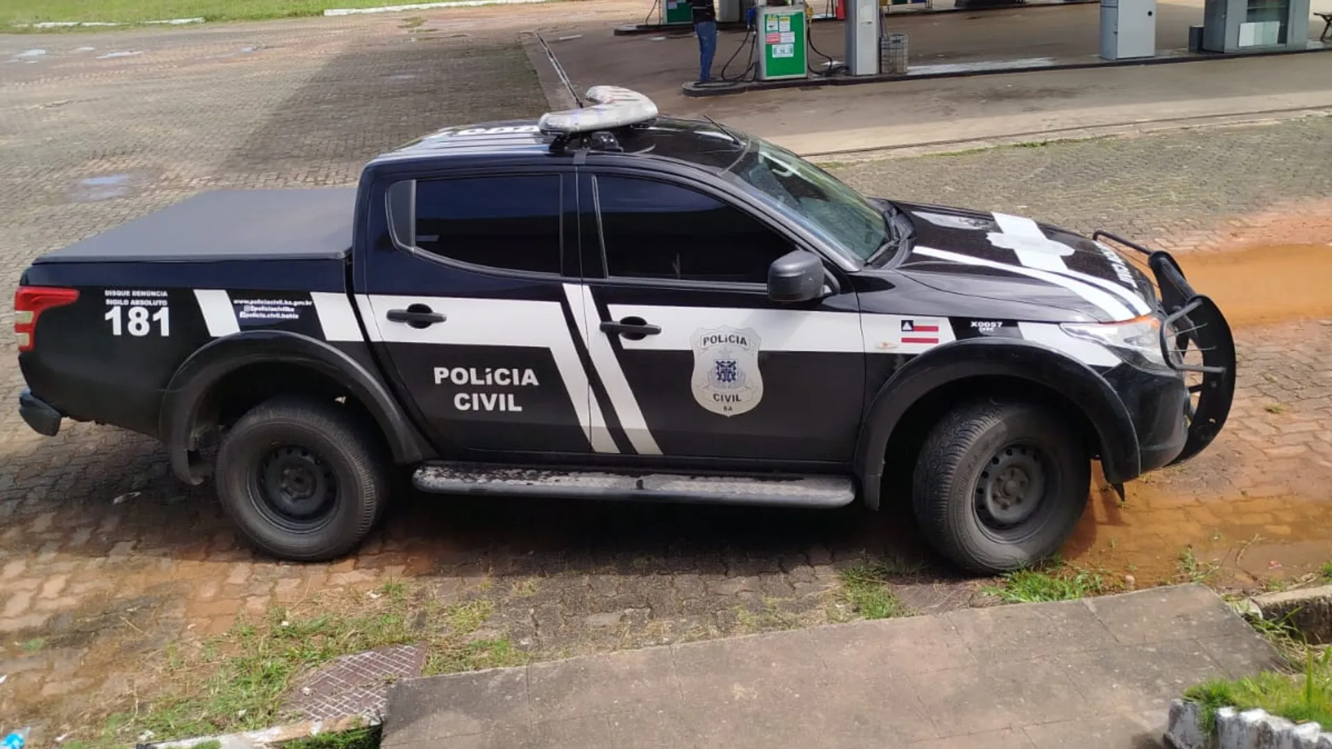 Dupla é presa por ataque a homem que apagou pichações de facção em Ilhéus