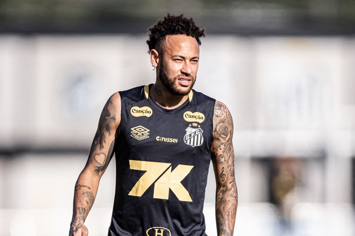 Com edema na panturrilha, Neymar preocupa sele&ccedil;&atilde;o. Foto: Reprodu&ccedil;&atilde;o