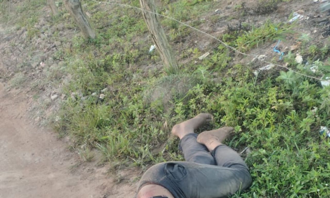 Homem &eacute; encontrado morto a tiros na Itinga