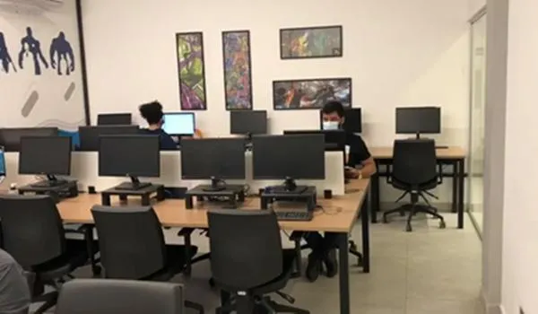 Estudantes baianos criam robô capaz de recrutar, selecionar e entrevistar estagiários; conheça a "Ana"