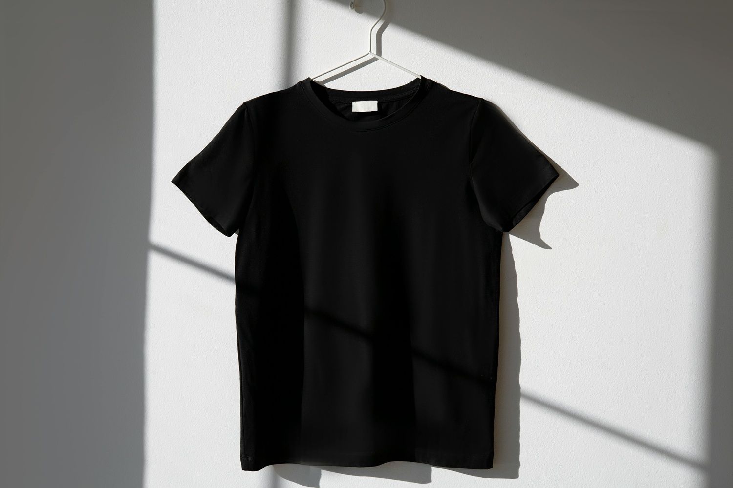Algumas roupas ficam com bolinhas após as lavagens. | Foto: Ilustrativa/Pexels