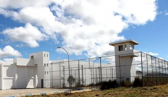 Jhon Lenon e mais seis presos fogem de cadeia em Eunápolis, no extremo sul da Bahia