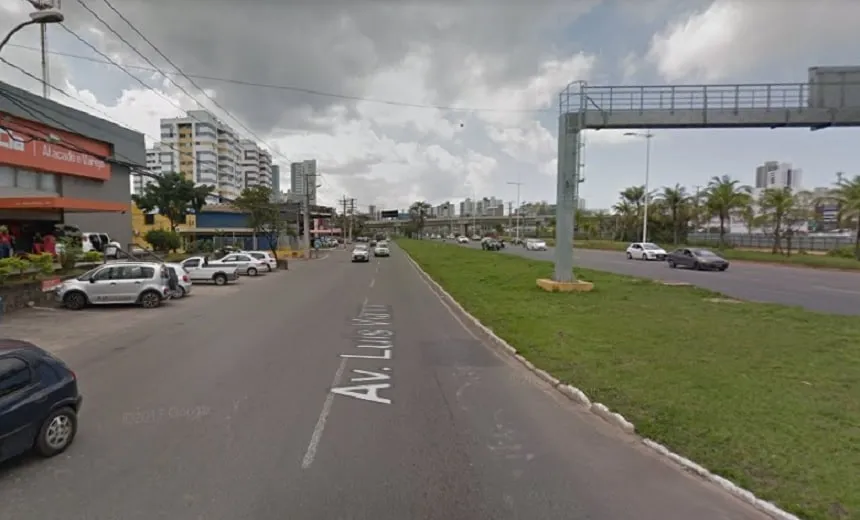 Motociclista sofre queda e fica ferido na Avenida Paralela