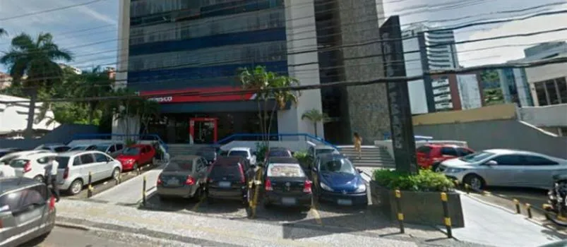 ‘SUSTO’: Falha elétrica em ar condicionado provoca incêndio em sala de edifício na Av.ACM
