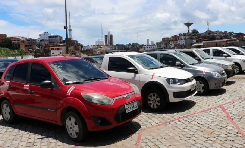Transalvador realiza leilão de veículos no dia 30 de setembro; lances variam de R$ 100 a R$ 8,5 mil