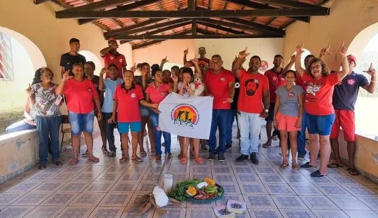 Deputado debate reforma agrária em assentamento e leva mensagem de Lula a municípios do interior 