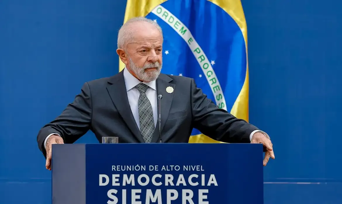  Em cúpula pela democracia, Lula defende multilateralismo e minimizou tarifaço; Foto: Ricardo Stuckert/PR