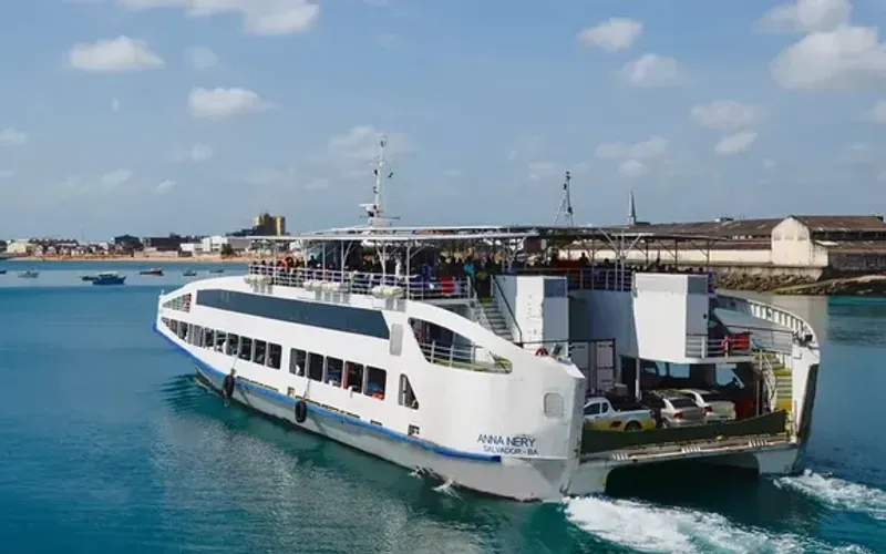 A Travessia Salvador–Mar Grande costuma transportar milhares de passageiros por semana, reduzindo significativamente o tempo de deslocamento em comparação ao trajeto rodoviário/Foto: Divulgação