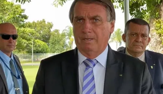 “Tudo dará certo no momento oportuno”, diz Bolsonaro em fala a apoiadores