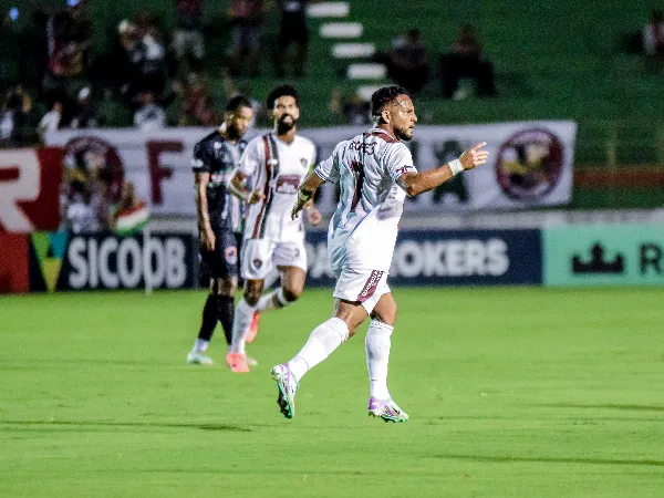 Fluminense de Feira vence clássico e retoma liderança do Baianão da Série B