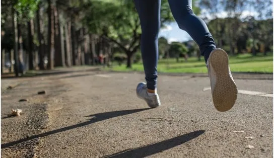 Cuidados na corrida de rua: fisioterapeuta dá dicas de como prevenir lesões