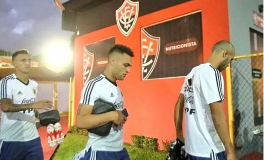Com portões fechados, seleção argentina treina no Barradão; veja vídeos