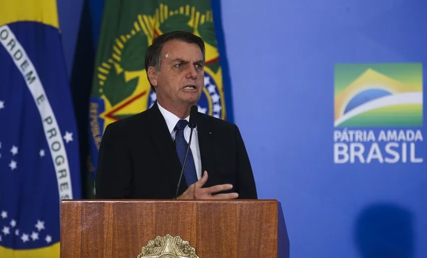 Bolsonaro revoga decreto de armas e publica novas regras