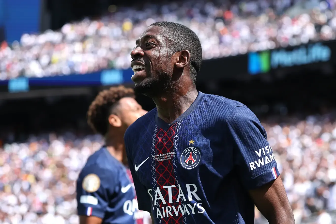 Ousmane Dembélé estará novamente no comando do ataque do PSG. Foto: Fifa.Com
