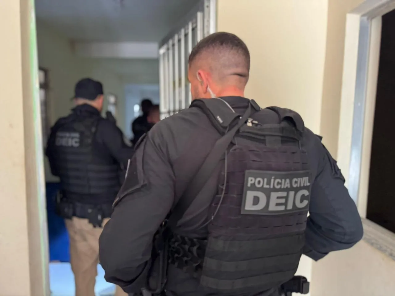 Polícia prende suspeito de planejar roubo de R$ 100 mil em escola em Salvador