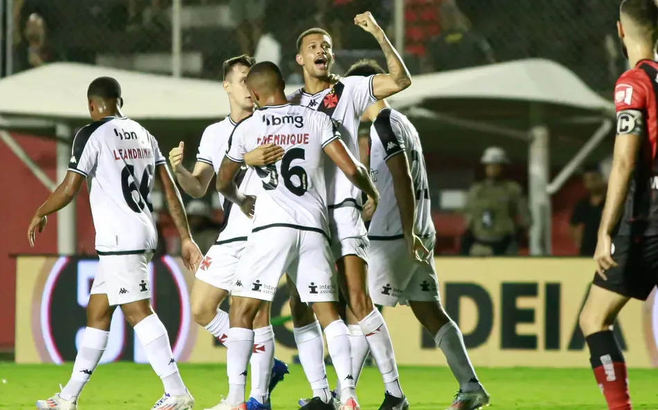 Vitória reclama do juiz em derrota para o Vasco: 'foi determinante'