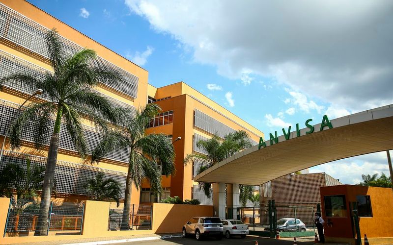 Anvisa &eacute; o &oacute;rg&atilde;o respons&aacute;vel por fiscalizar, regulamentar e monitorar medicamentos, alimentos, cosm&eacute;ticos e outros produtos que podem impactar a sa&uacute;de da popula&ccedil;&atilde;o/Foto: Divulga&ccedil;&atilde;o/Anvisa