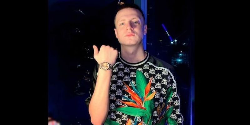 Mellstroy não é um gamer no sentido tradicional, mas sim um streamer bielorrusso famoso por seu comportamento polêmico e
