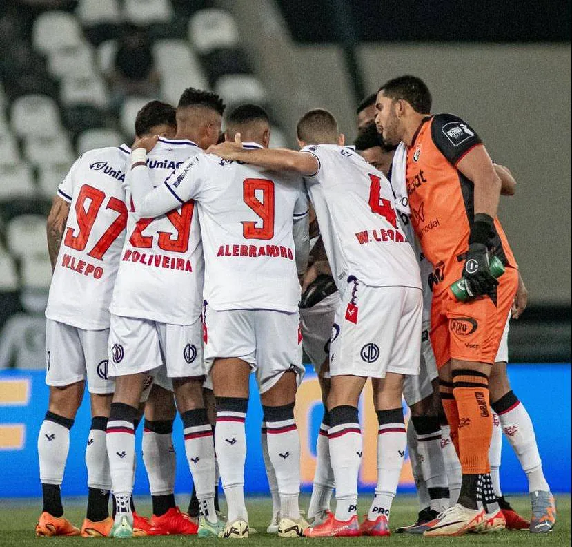 Em partida adiada da 2ª rodada, Vitória enfrenta o lanterna Cuiabá nesta quarta (5)
