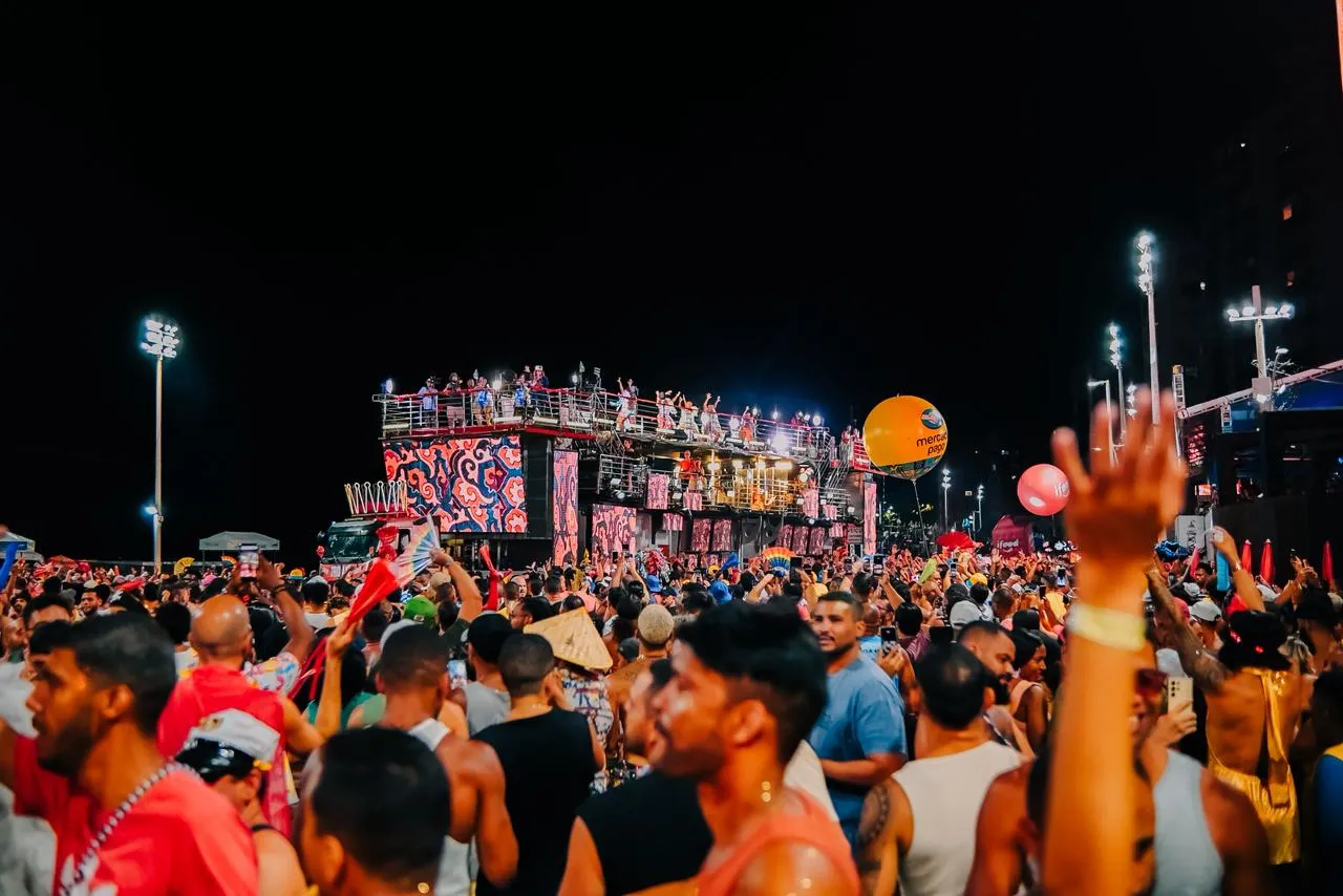 Psirico ultrapassa Daniela Mercury na Barra após polêmica com o Olodum