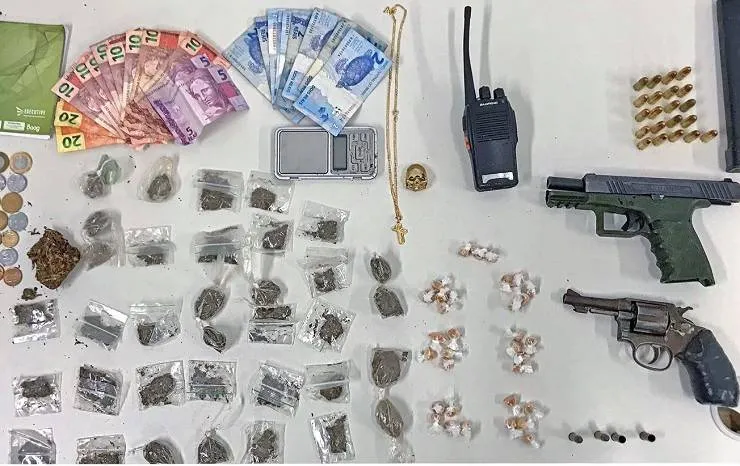Dois homens morrem durante troca de tiros com PMs na região da Gamboa, em Salvador