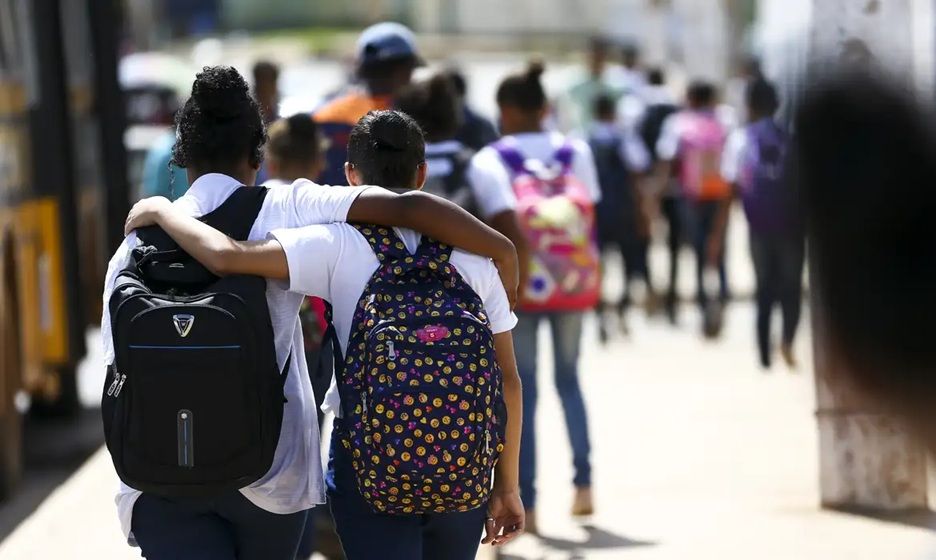 Escolas Poderão Ser Obrigadas a Notificar Automutilação E Suicídio