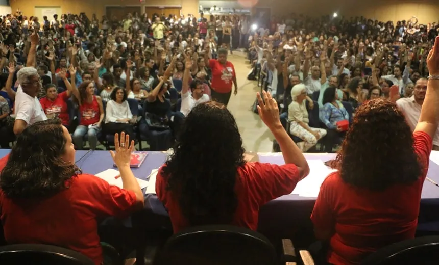 Professores da Uneb decretam greve por tempo indeterminado