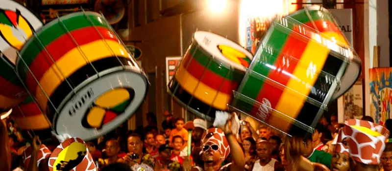 CIDADE ELÉTRICA: Carnaval altera a rotina das pessoas que vivem dentro do circuito