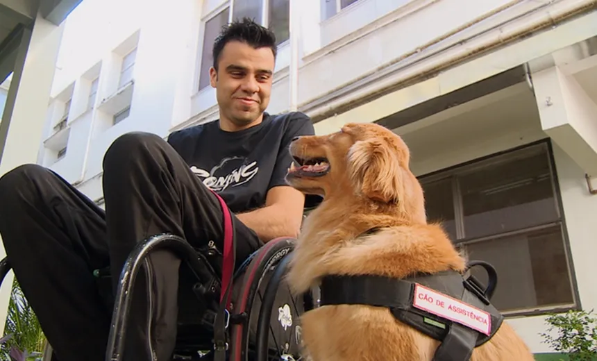 Cadela ajuda atleta da Seleção de Rugby em Cadeira de Rodas