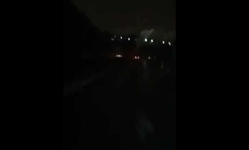 BR-324 fica às escuras com mais de 530 pontos apagados em Salvador; assista