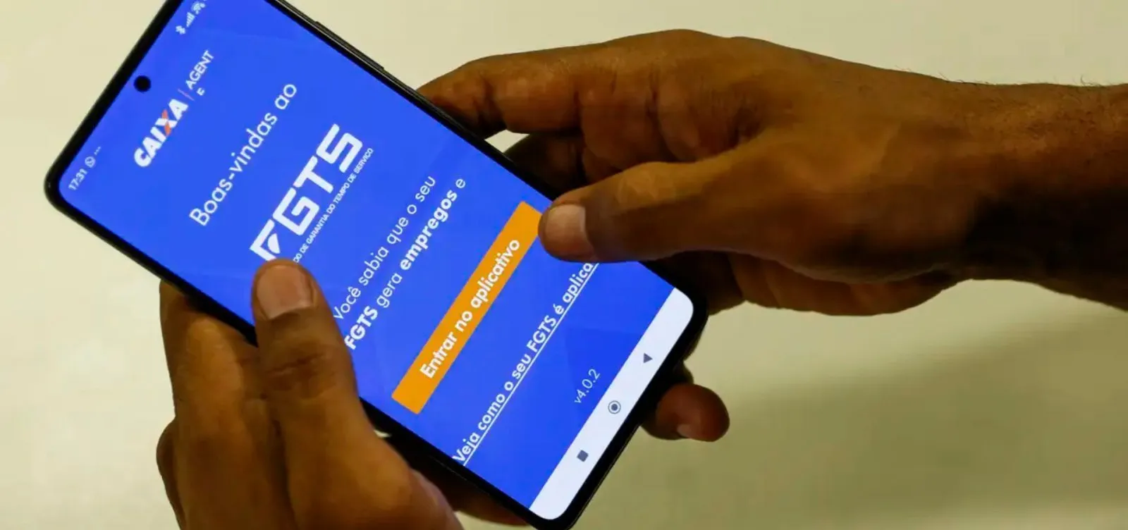 Governo estuda liberar FGTS para pagamento de dívidas