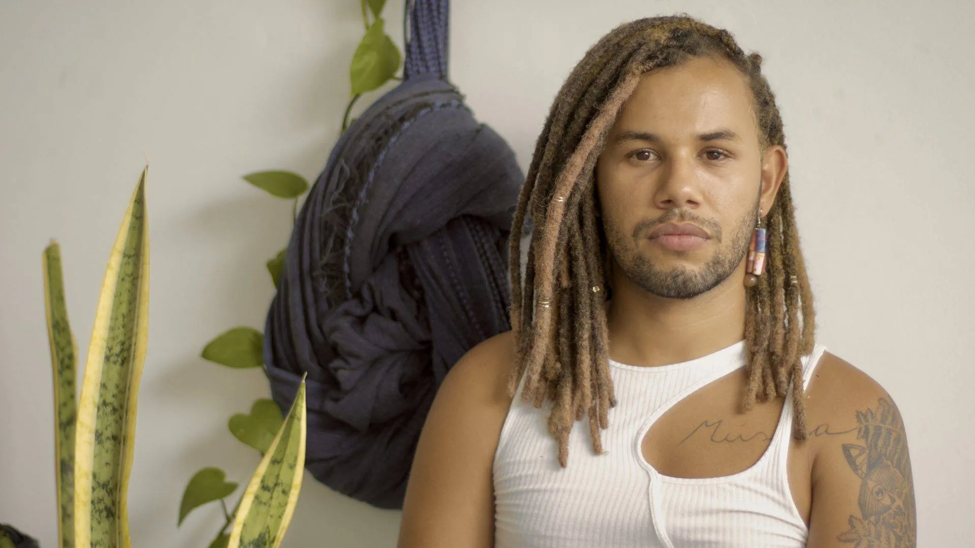 Herley Nunes estreia show de verão no Teatro Gamboa