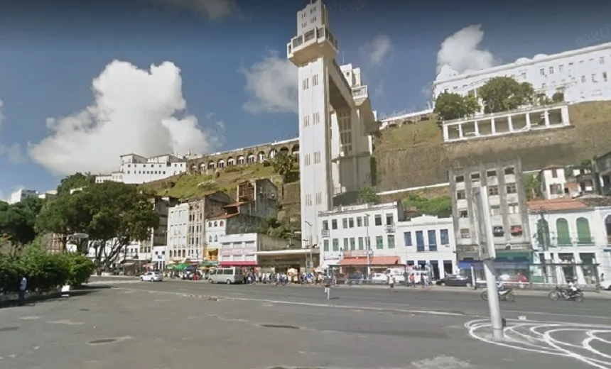 Vítima de espancamento, homem é morto na Praça Visconde Cairu no Comércio