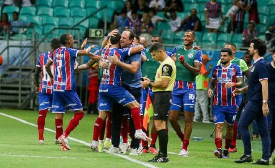 Bahia goleia o Itabuna por 5 a 0 e se firma na liderança do Baianão