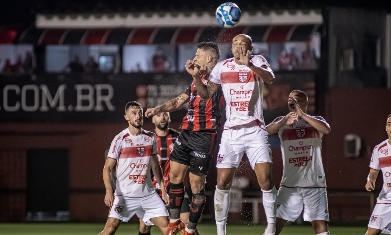  Vit&oacute;ria x CRB: onde assistir ao vivo, hor&aacute;rio e escala&ccedil;&otilde;es.Foto: Victor Ferreira / EC Vit&oacute;ria / Divulga&ccedil;&atilde;o