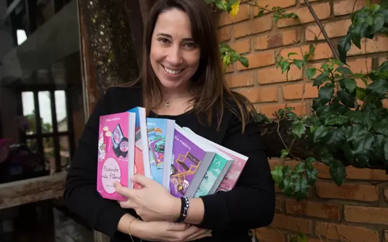 Considerada um dos maiores nomes da literatura jovem brasileira, construiu um universo liter&aacute;rio que acompanha gera&ccedil;&otilde;es de leitores desde a adolesc&ecirc;ncia at&eacute; a fase adulta/Foto: Divulga&ccedil;&atilde;o&nbsp;