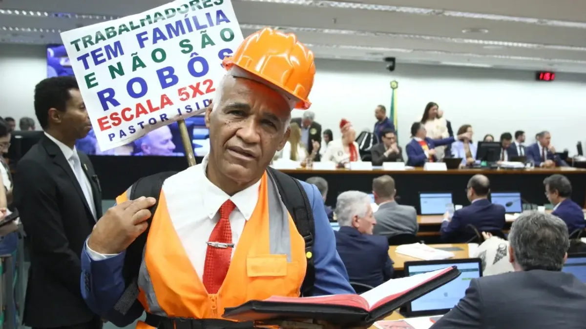Pastor Isidório diz que escala 5x2 dará tempo para trabalhadores 'fazerem sexo em paz'