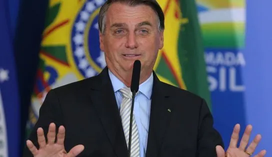 Bolsonaro defende Pazuello e chama senador Omar Aziz de “anta amazônica”; “inventaram corrupção por pensamento”