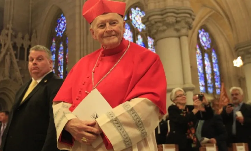 Vaticano expulsa cardeal norte-americano que foi acusado de abusos sexuais