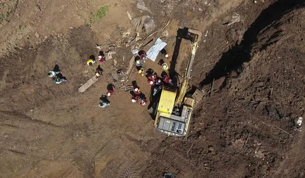 Após 20 meses, bombeiros acham corpo de possível vítima da tragédia de Brumadinho; ainda há 11 desaparecidos