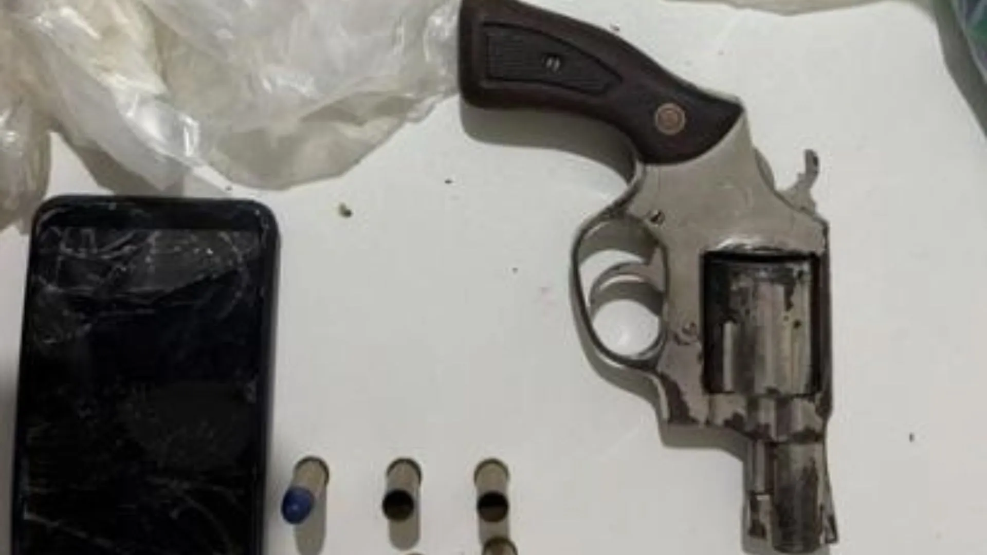 Suspeito morre após confronto com a polícia no bairro de Sussuarana, em Salvador