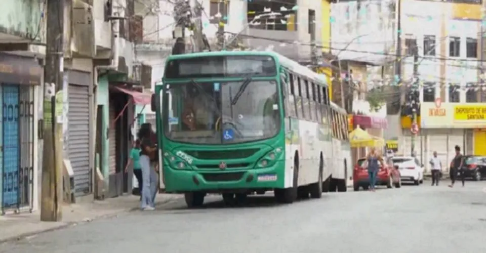 Por sensação de insegurança, aulas são suspensas e serviço de transporte é alterado em Pernambués