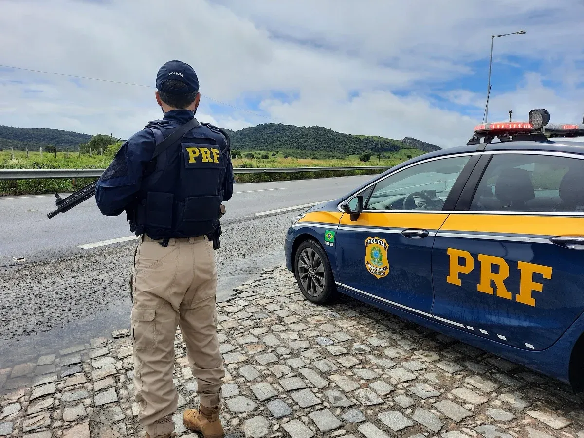PRF orienta motoristas na volta para casa após o Carnaval
