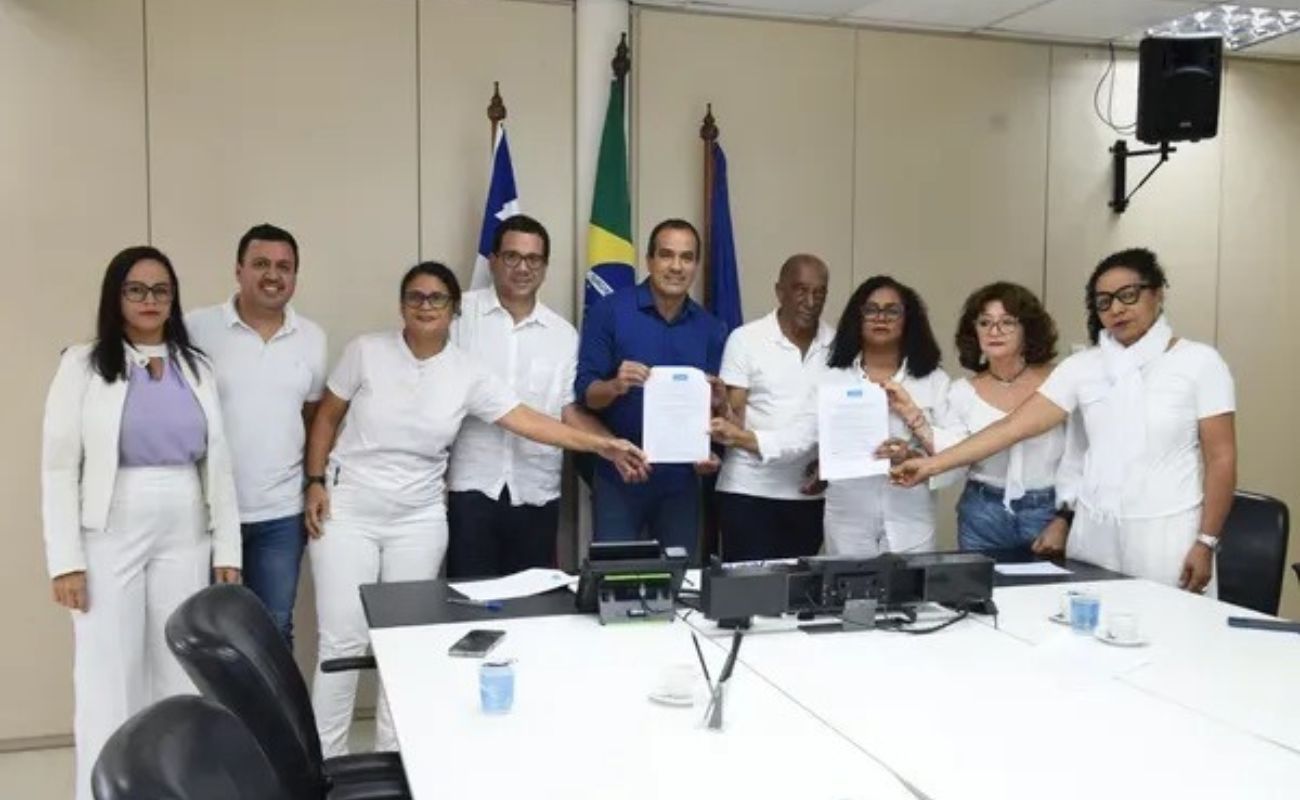 Bruno Reis e professores selam acordo, mas matéria ainda gera embates; Foto: Betto Jr./ Secom PMS