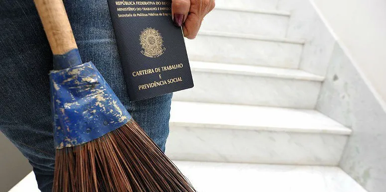 Guia para pagar INSS e FGTS de domésticos pode ser emitida a partir de hoje