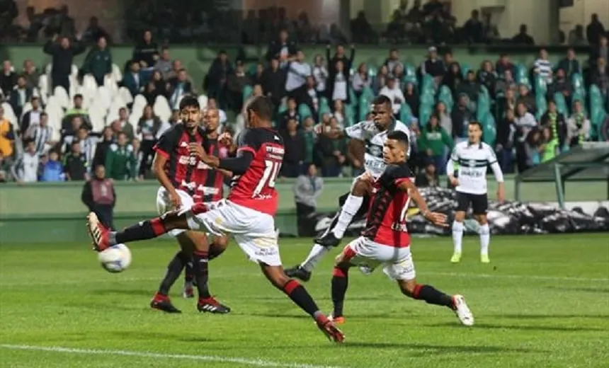 Vitória arranca empate diante do Coritiba, mas não consegue se distanciar da zona de risco