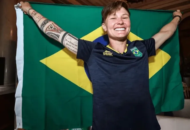 Conheça Rachel Kochhann, porta-bandeira do Brasil nos jogos Olímpicos que venceu câncer de mama